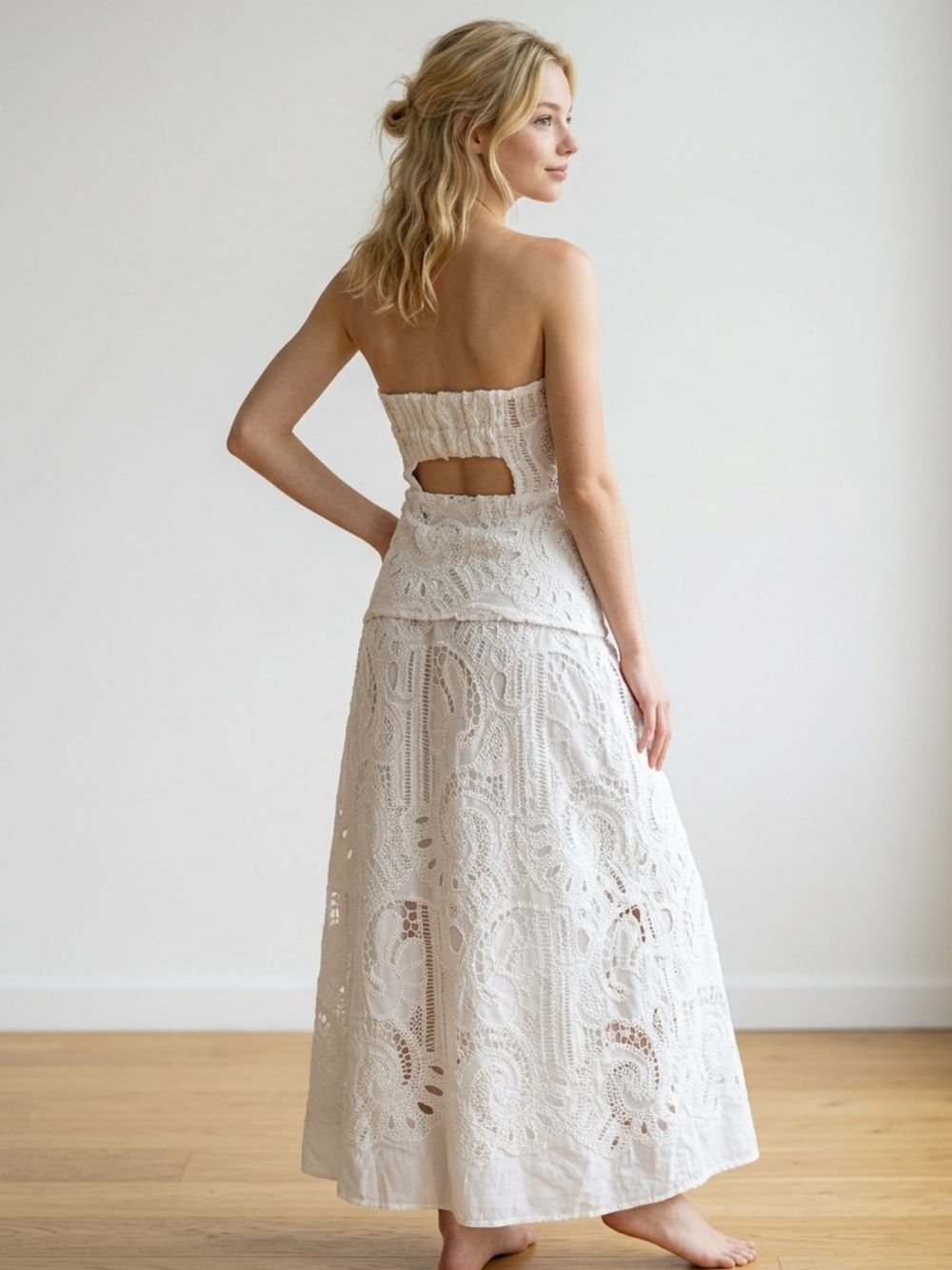 Strapless White Dress dRA